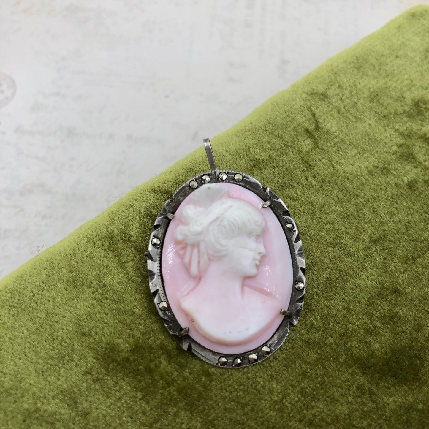 Vintage Pembe Cameo Broş/Kolye Ucu